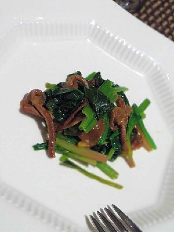 なめことほうれん草のバターソテー