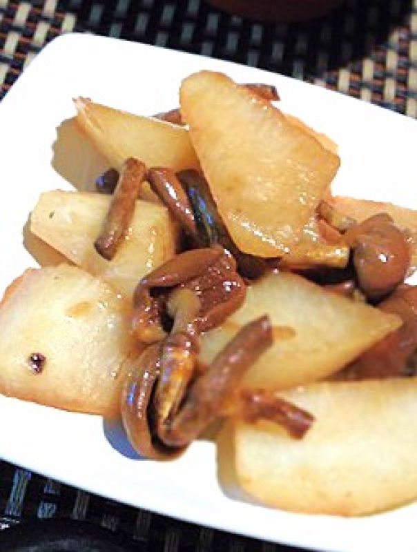 フライパンで簡単、長芋となめこのバター醤油和え