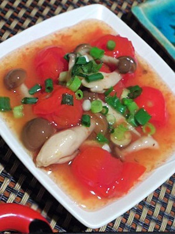 フライパンで簡単、しめじとトマトの餡仕立て