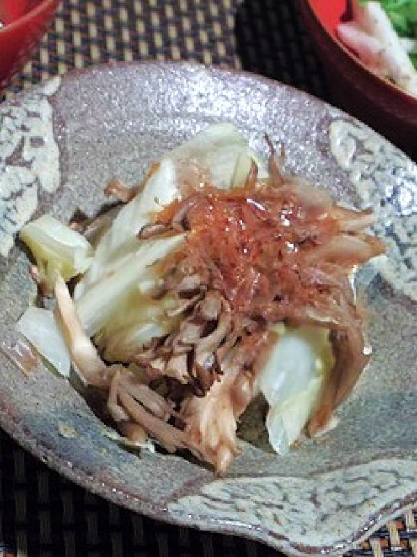 舞茸と春キャベツの簡単おひたし