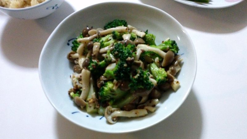 しめじとブロッコリーのマスタード和え