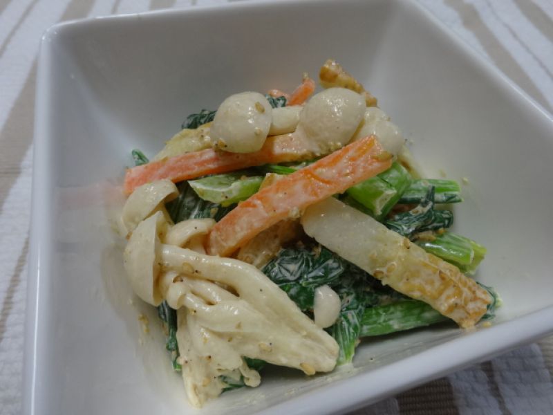 ブナピーと小松菜のごまマヨネーズ