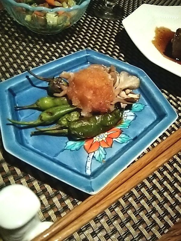 お手軽夏つま、炙りしし唐と舞茸のおろしがけ