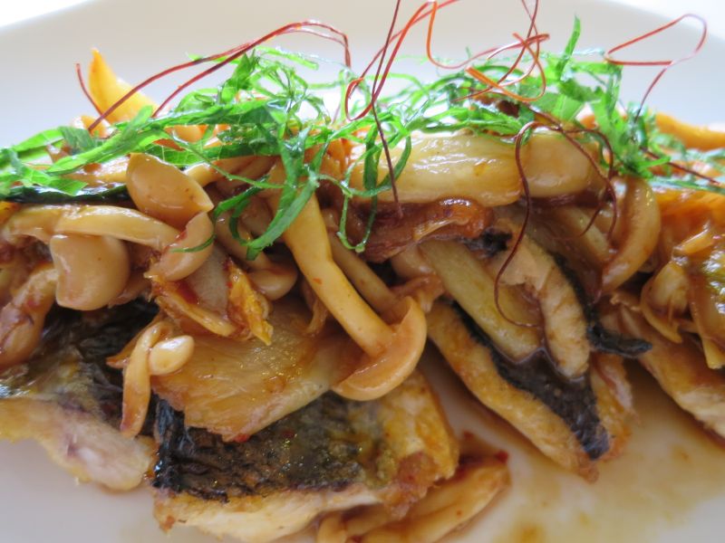 飛魚とブナピーのキムチ炒煮