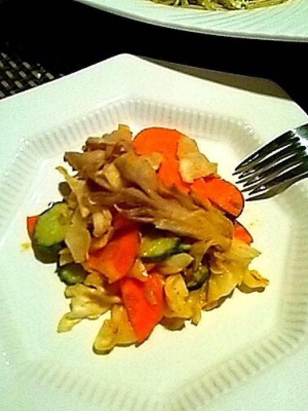 マイタケとたっぷり野菜のタンドリー風マリネ