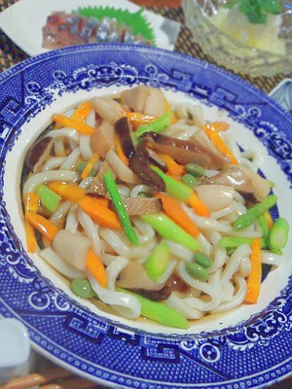 エリンギ、枝豆と夏野菜のあんかけうどん