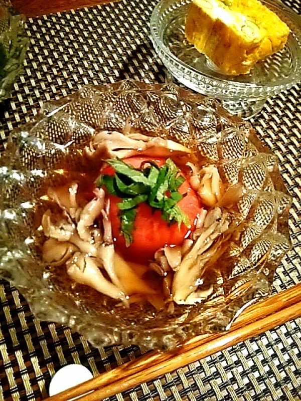 トマトとマイタケのひんやり煮びたし