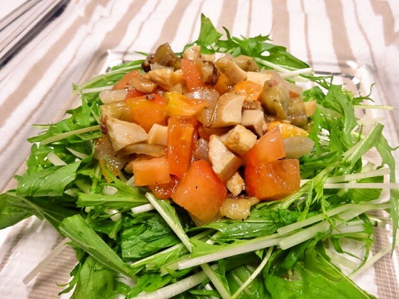 焼ききのこと野菜のアンチョビサラダ