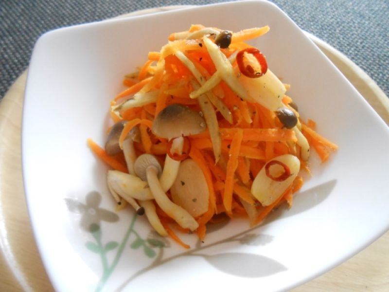 しめじと根菜deペペロンチーノ