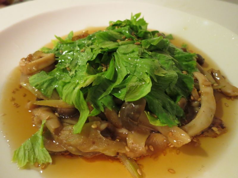 セロリとしめじといかの熱々ごま油かけ