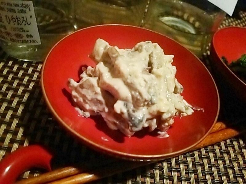お酒がすすむ、しめじと牛蒡のしょっつる白和え