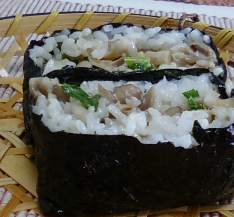 きのこ味彩おにぎらず