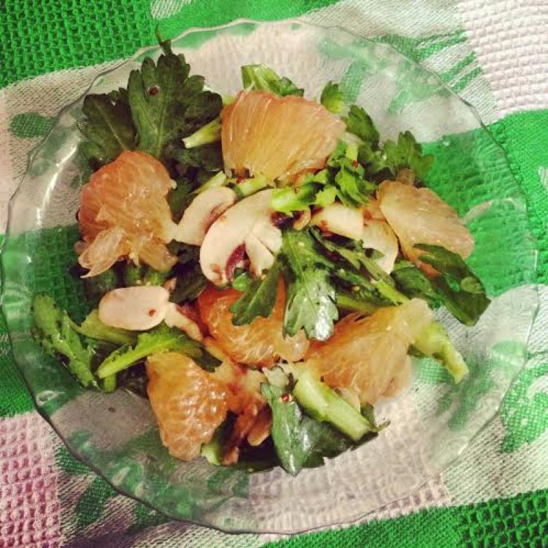 まっしゅルームと春菊の春サラダ