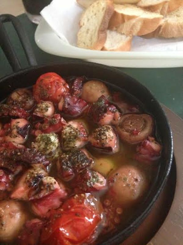 マッシュルームとたこのアヒ―ジョ