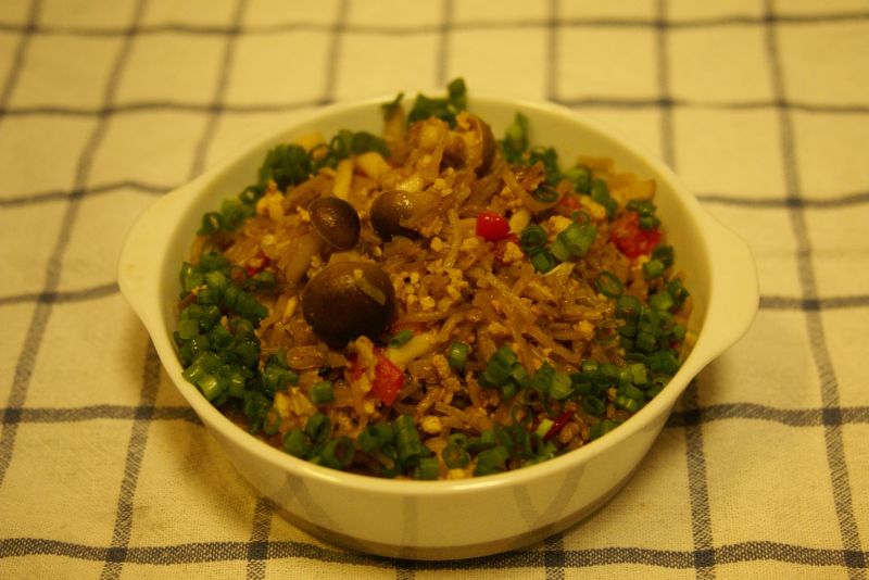 ヘルシー！しめじとこんにゃくの肉そぼろ。