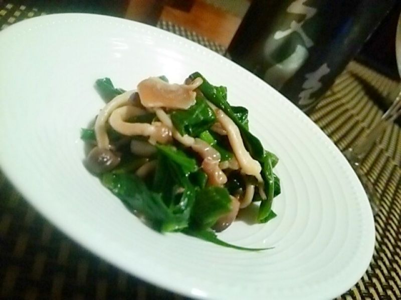 葉にんにくとしめじの辛子酢味噌和え