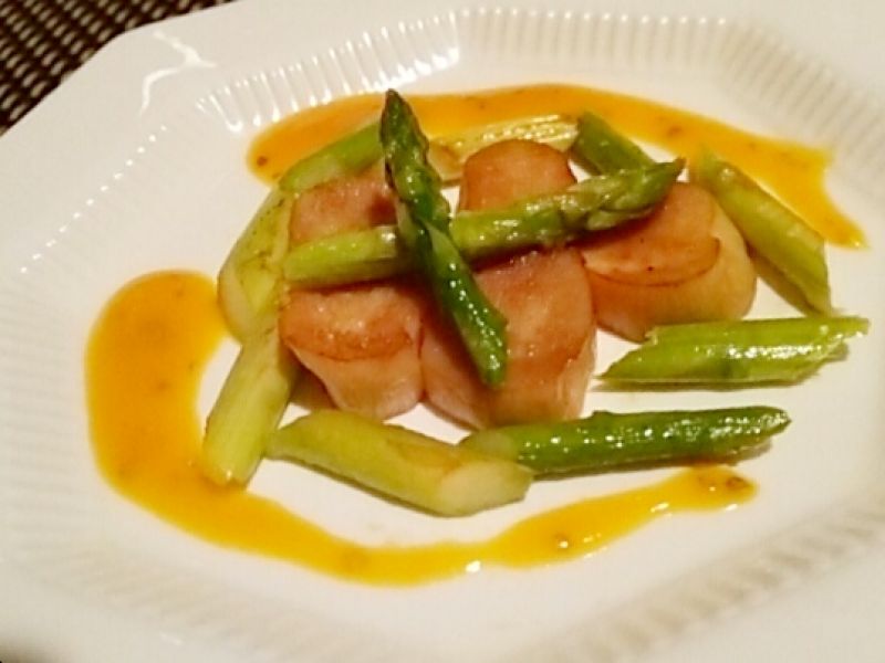 エリンギとアスパラのポワレ、マンゴーのソースで