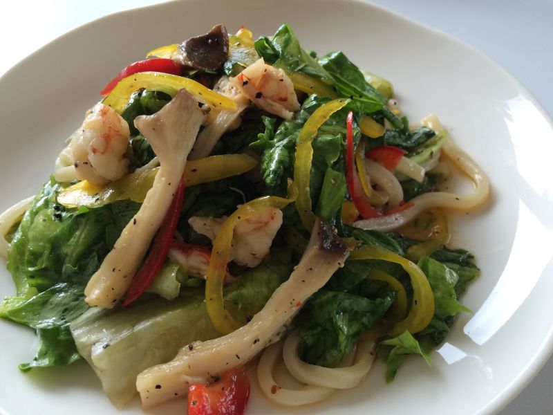 エリンギとレタスのあったかサラダうどん