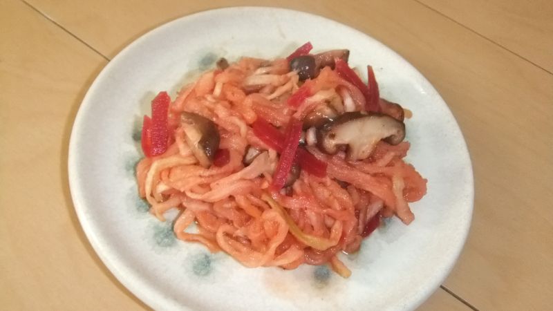 きのこと切干大根のボルシチ風味