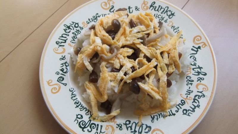 蕗の酢漬けとしめじのちらし寿司