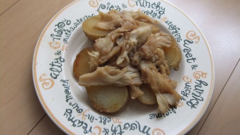 じゃが芋と白舞茸のきんぴら風煮込み