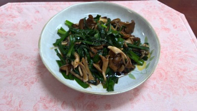マイタケとにらのオイスターソース炒め