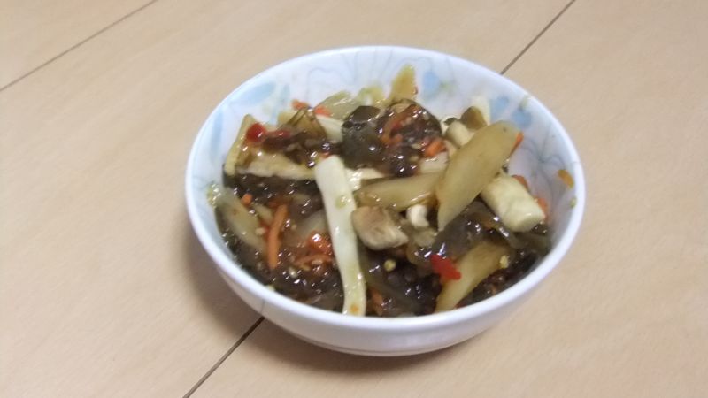 えりんぎときんぴらのめかぶあえ