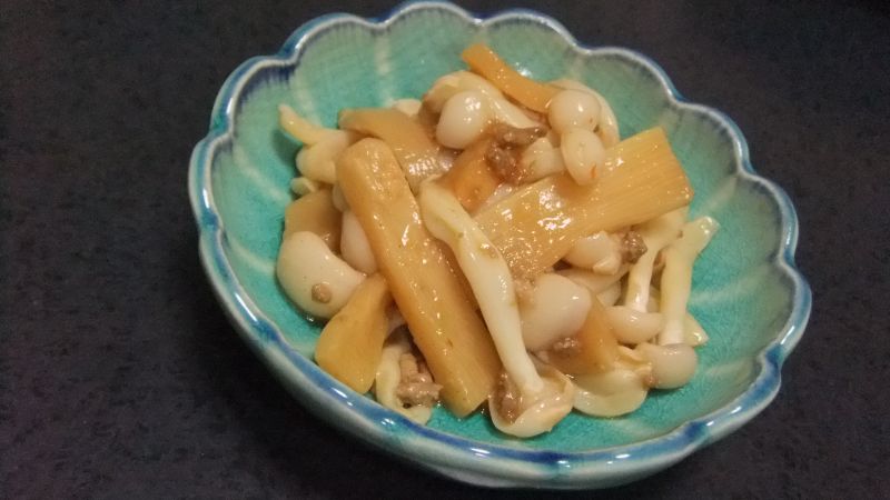 メンマとひき肉とブナピー炒め
