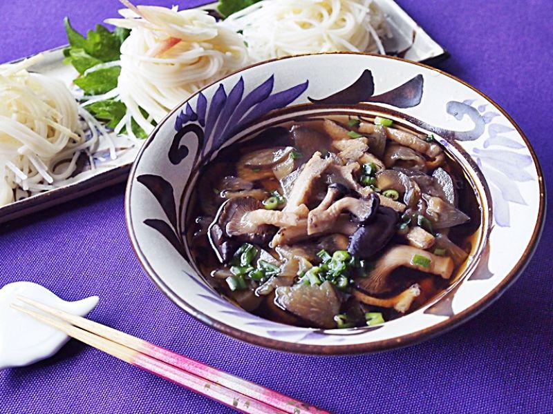 真夏！霜降りひらたけと茄子の香り冷や麦