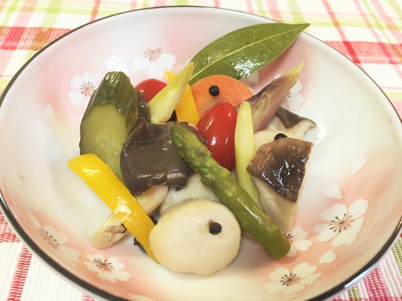 キノコと野菜のホエイピクルス♪