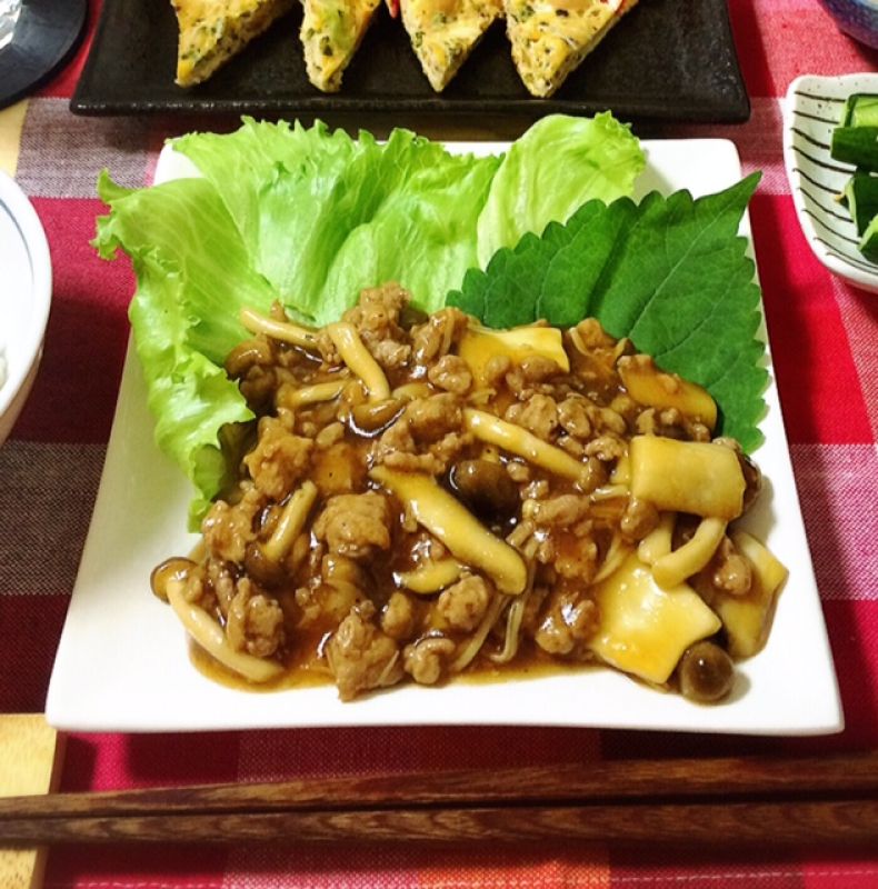 色々きのこの肉そぼろあんかけ