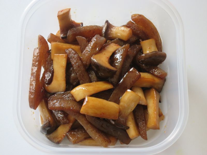 エリンギとこんにゃくのシャキッときんぴら