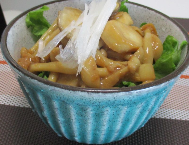 菌活きのこのチャーシュー丼