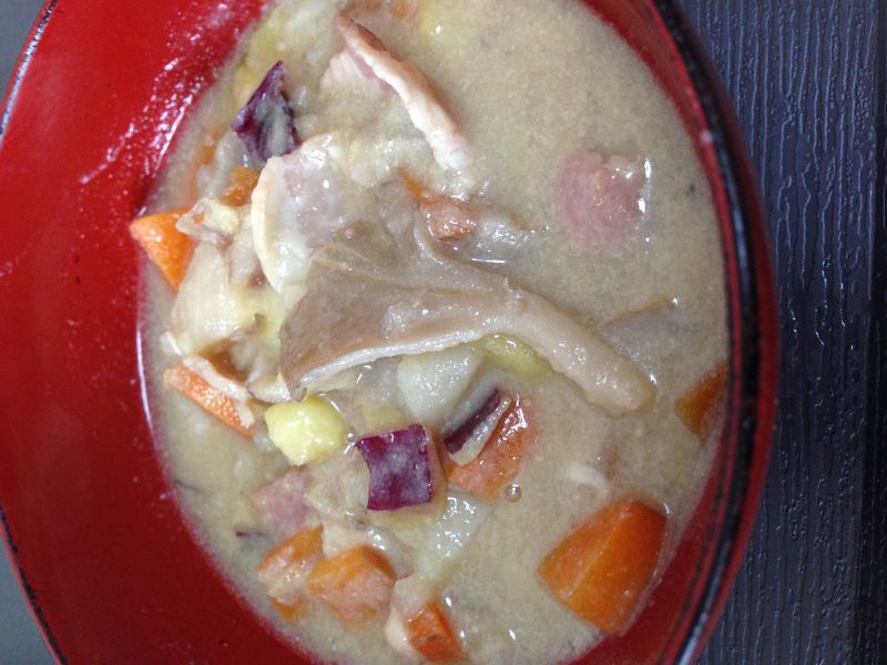 さつまいもの甘みがやさしい豆乳味噌スープ