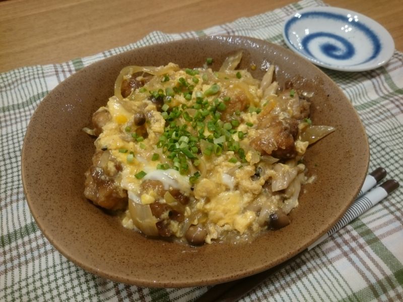 唐揚げときのこの卵とじ