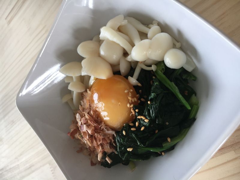 ブナピーとほうれん草のおひたし