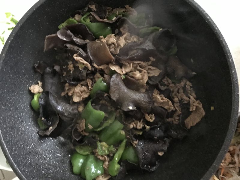 木耳肉炒め