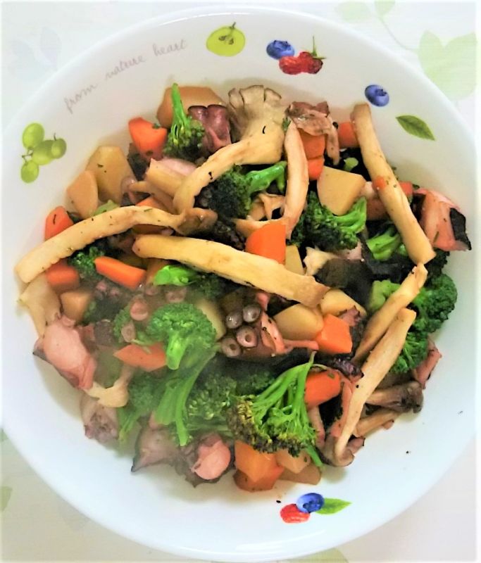 エリンギとタコの賽の目ホットサラダ