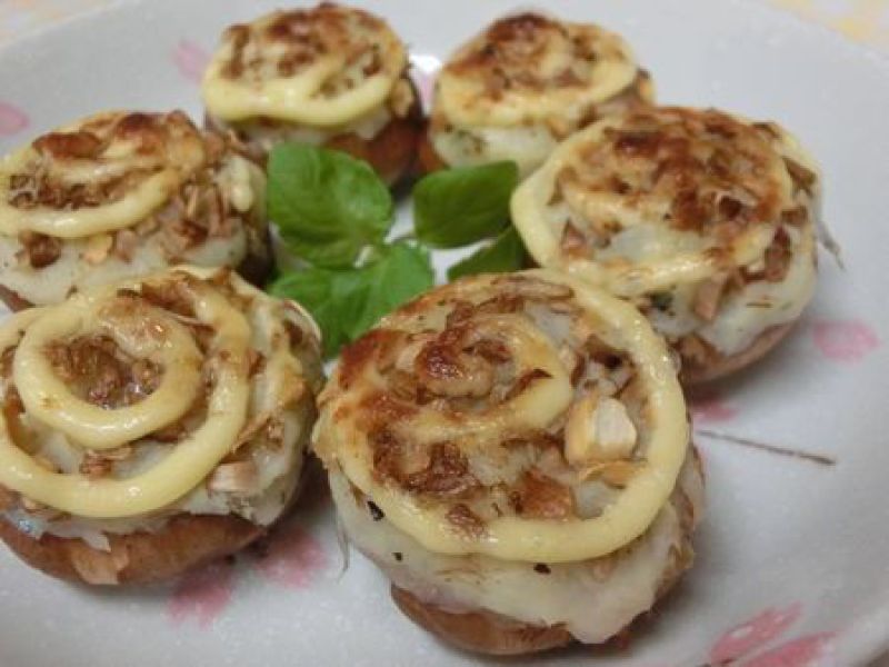 しらすが隠れた椎茸のマッシュポテト焼き