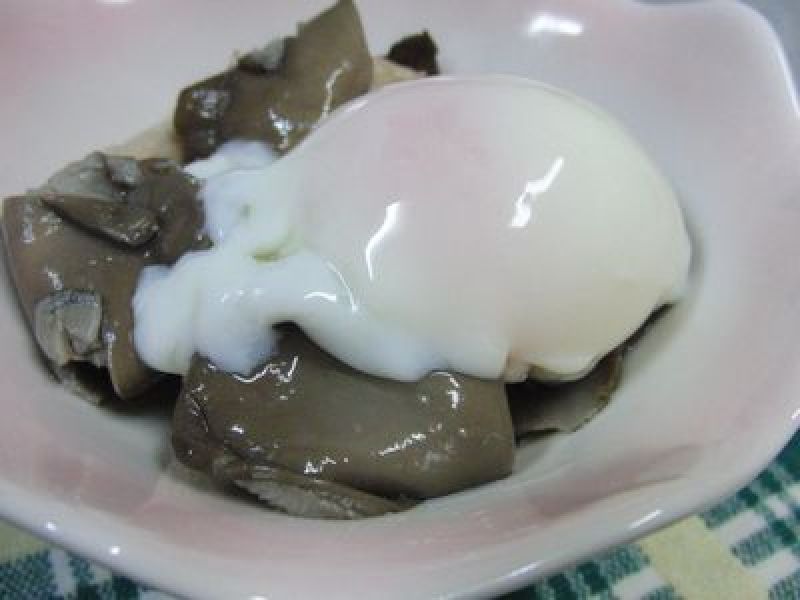 ヒラタケの煮びたし温玉のせ