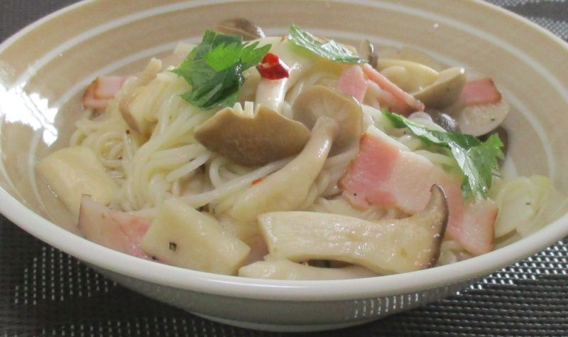 きのことそうめんのピリ辛塩炒め