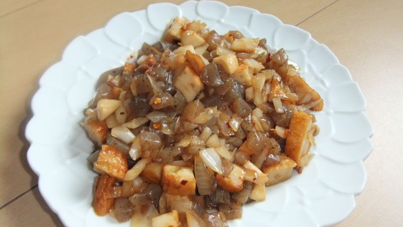 エリンギとこんにゃくとさつまあげのピリ辛