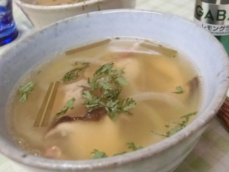 エリンギと玉ねぎのレモンジンジャースープ