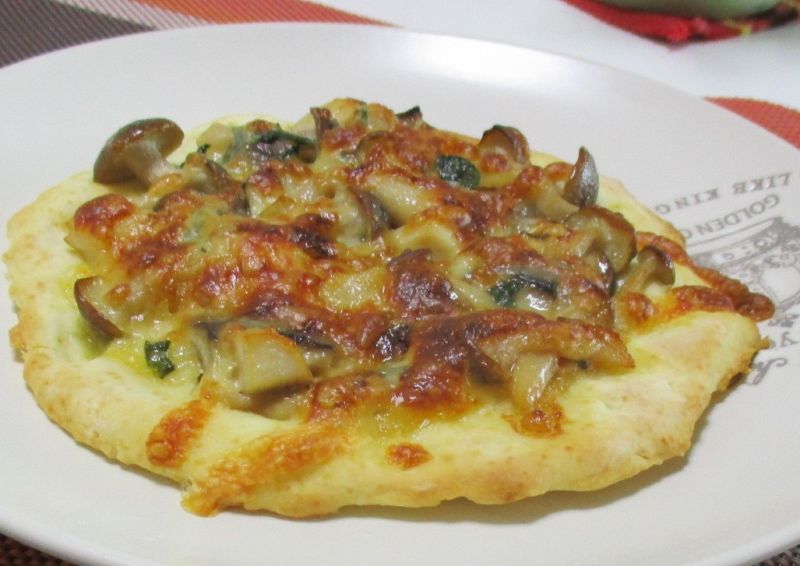 おうちで!手軽に!きのこ塩麹ピッツァ