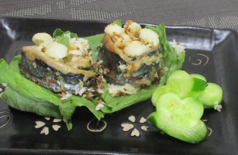 ブナピーと秋刀魚ロールのエスカルゴ風