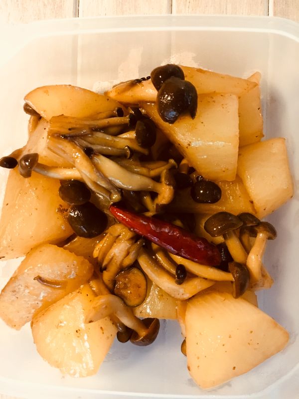 作り置きにも♪しめじと大根の含め煮