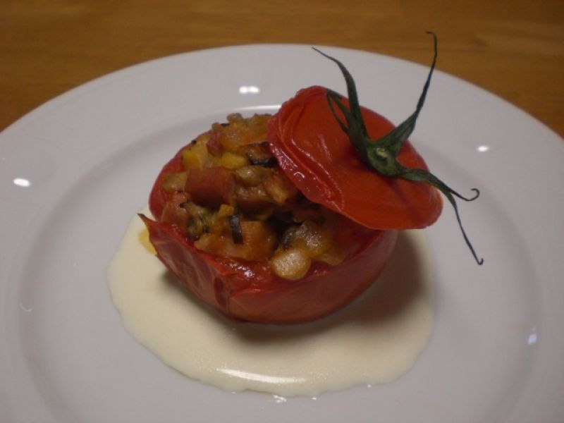 霜降りひらたけと野菜のトマトカップ温サラダ