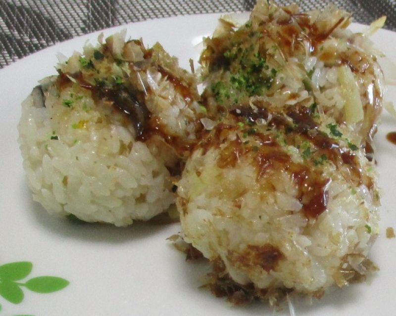 蛸みたいな食感のエリンギで、プチおにぎり