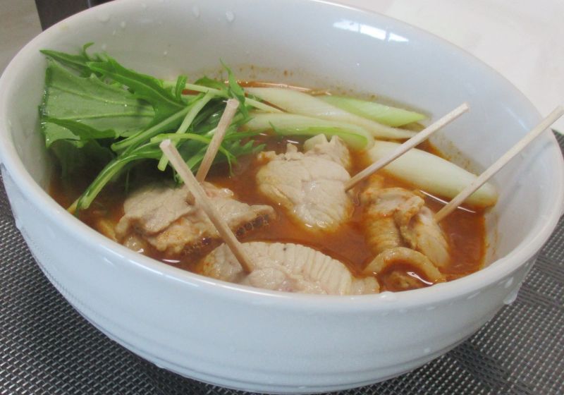 ピリッ辛トマト味・肉巻ききのこの串鍋