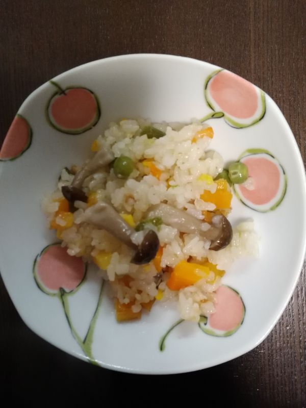 バター醤油しめじのミックスピラフ